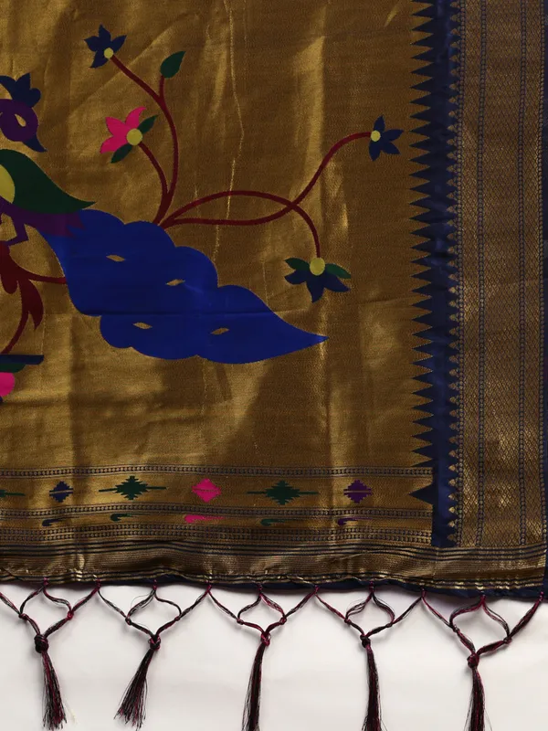 Navy_Blue_Toned_Toned_Pure_Paithani_Silk_Saree_And__Rich_Pallu_With_Unstiched_Blouse_Piece